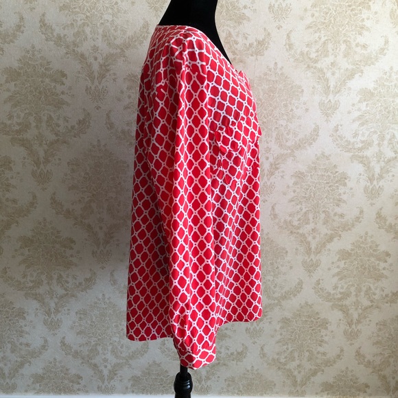 Stylish Red Geometric Women's Top - Picture 3 of 9